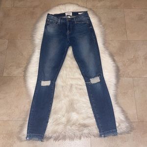Frame Denim Le Skinny de Jeanne in Lambeth